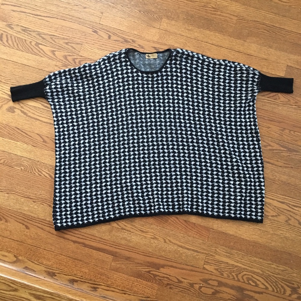 Purchased in UK:Sweater, Dog-Tooth Print, One Size